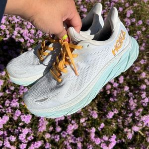 Hoka Clifton 8 White Women’s size 8 Wide 8d